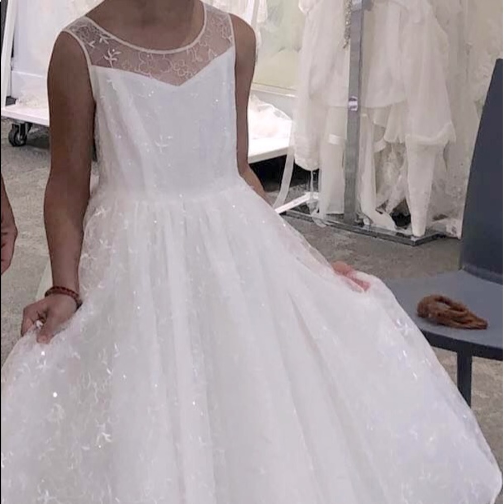 Flower girl dress. Only worn once. Great condition
